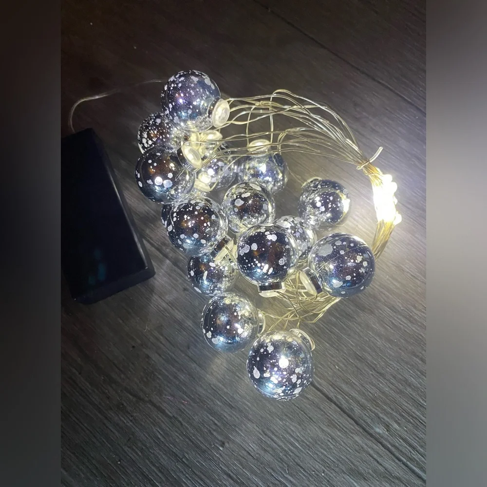 New 30ct LED Dewdrop with 15 Faux Mercury Globes Indoor String Lights Cool White